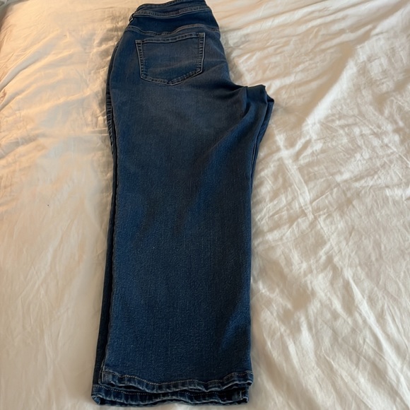 Chico's Distressed Ankle Jeans Size 2.5/US - Picture 4 of 8
